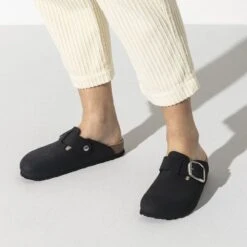 Birkenstock Boston Big Buckle Nubuck Leather Black -Birkenstock 1016995 f closeup f