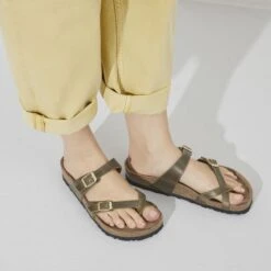 Birkenstock Mayari Oiled Leather 12 Birkenstock Mayari Oiled Leather -Birkenstock 1023209 f closeup f