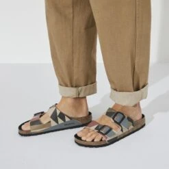 Birkenstock Arizona Birko-Flor Nubuck 13 Birkenstock Arizona Birko-Flor Nubuck -Birkenstock 1023427 f closeup m