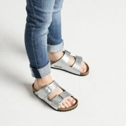 Birkenstock Arizona Birko-Flor Silver 12 Birkenstock Arizona Birko-Flor Silver -Birkenstock 555133 f closeup g